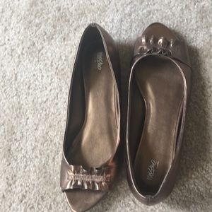 Bronze peep toe flats size only worn once